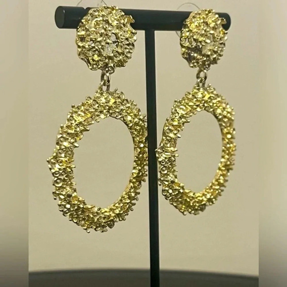 Fashion drop large statement earrings goldtone - Picture 2 of 7